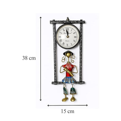 Handcrafted Iron Figurine Wall Clock Décor