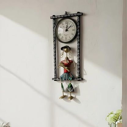 Handcrafted Iron Figurine Wall Clock Décor