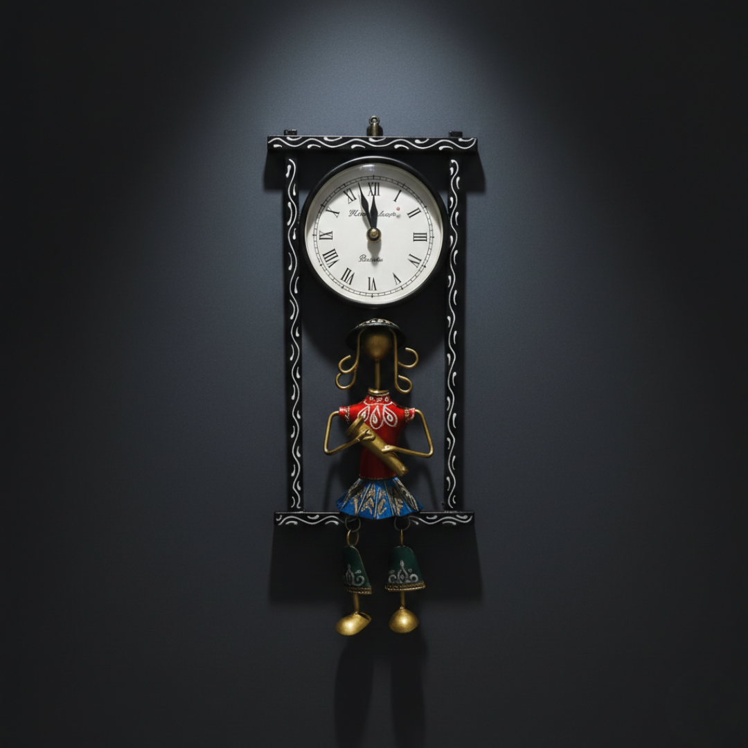 Handcrafted Iron Figurine Wall Clock Décor