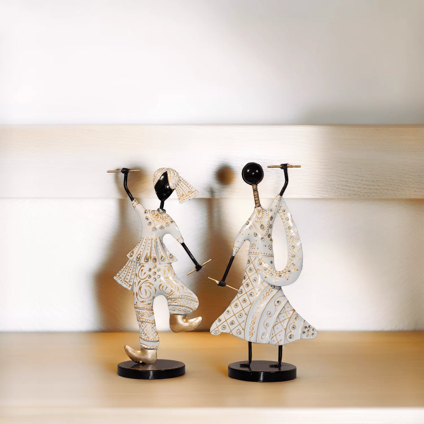 Metal dancing couple showpiece with elegant handcrafted finish